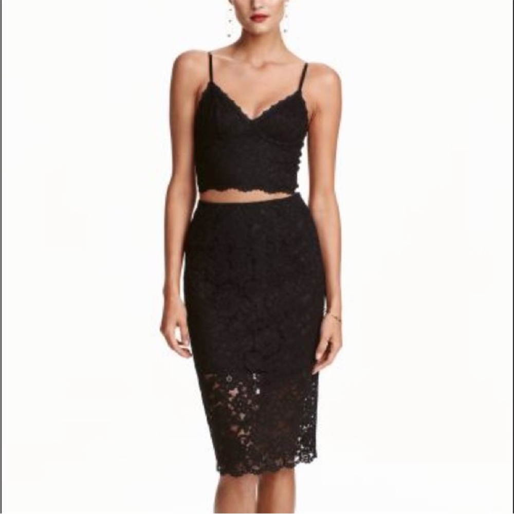 Divided Lace Black Skirt